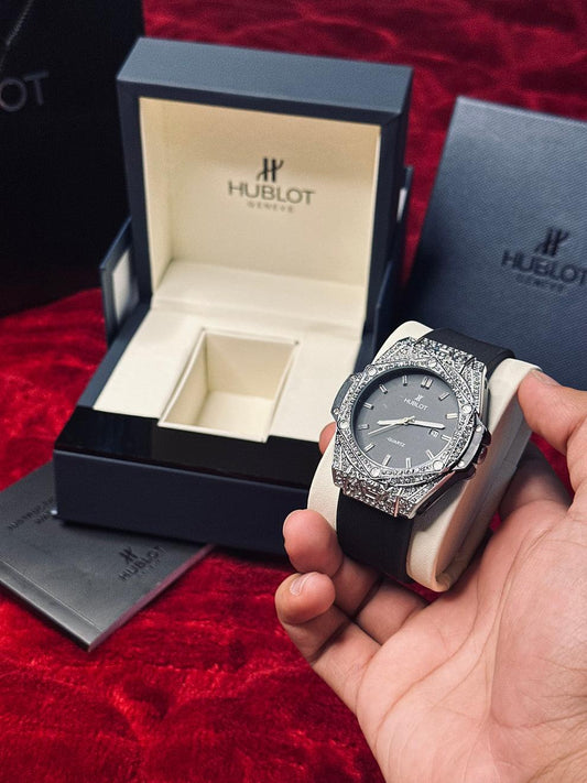 Hublot Classic Fusion Quartz-Diamond-Set Bezel